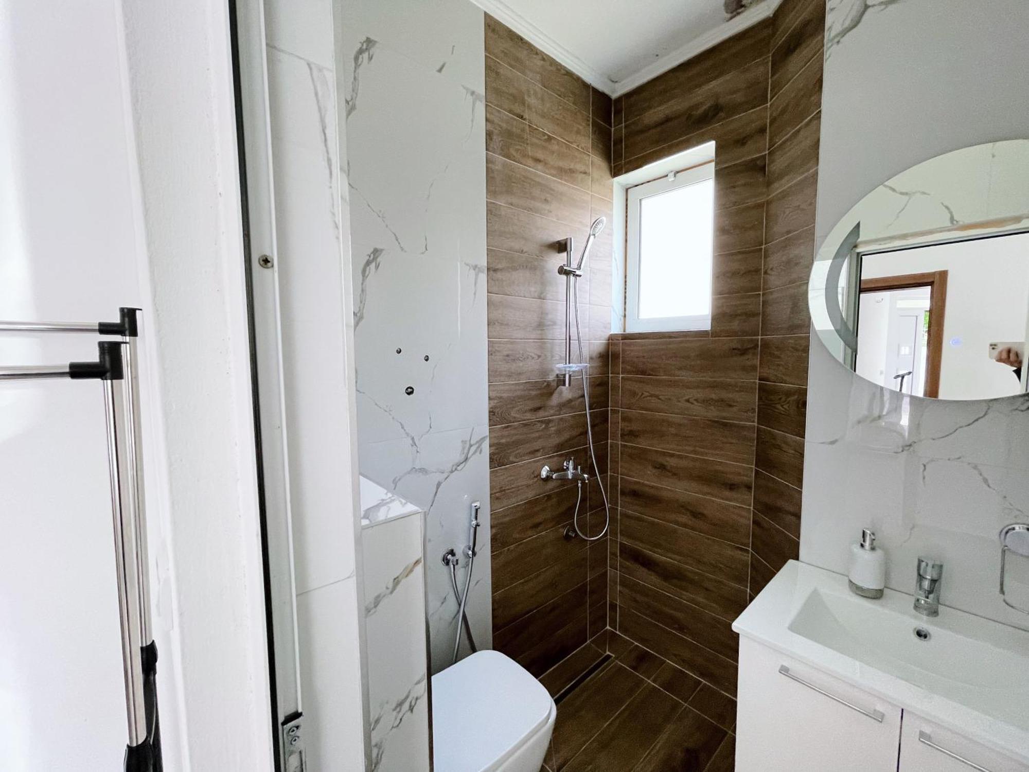 Guest House Koliqi - Hotel & Apartments 울친 외부 사진