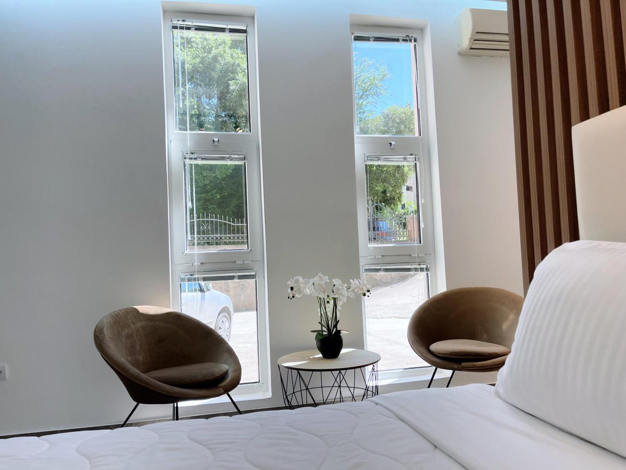 Guest House Koliqi - Hotel & Apartments 울친 외부 사진