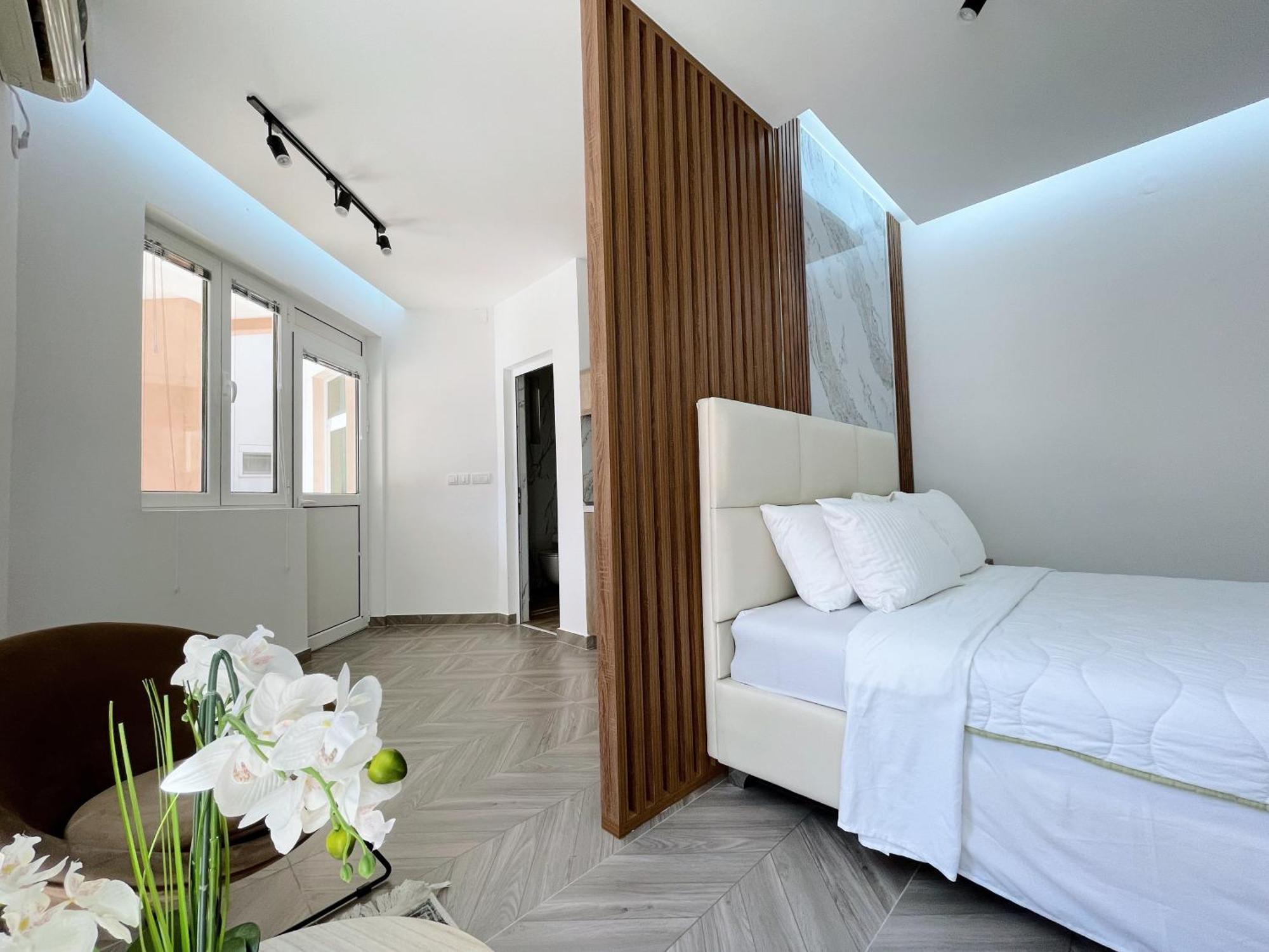 Guest House Koliqi - Hotel & Apartments 울친 외부 사진
